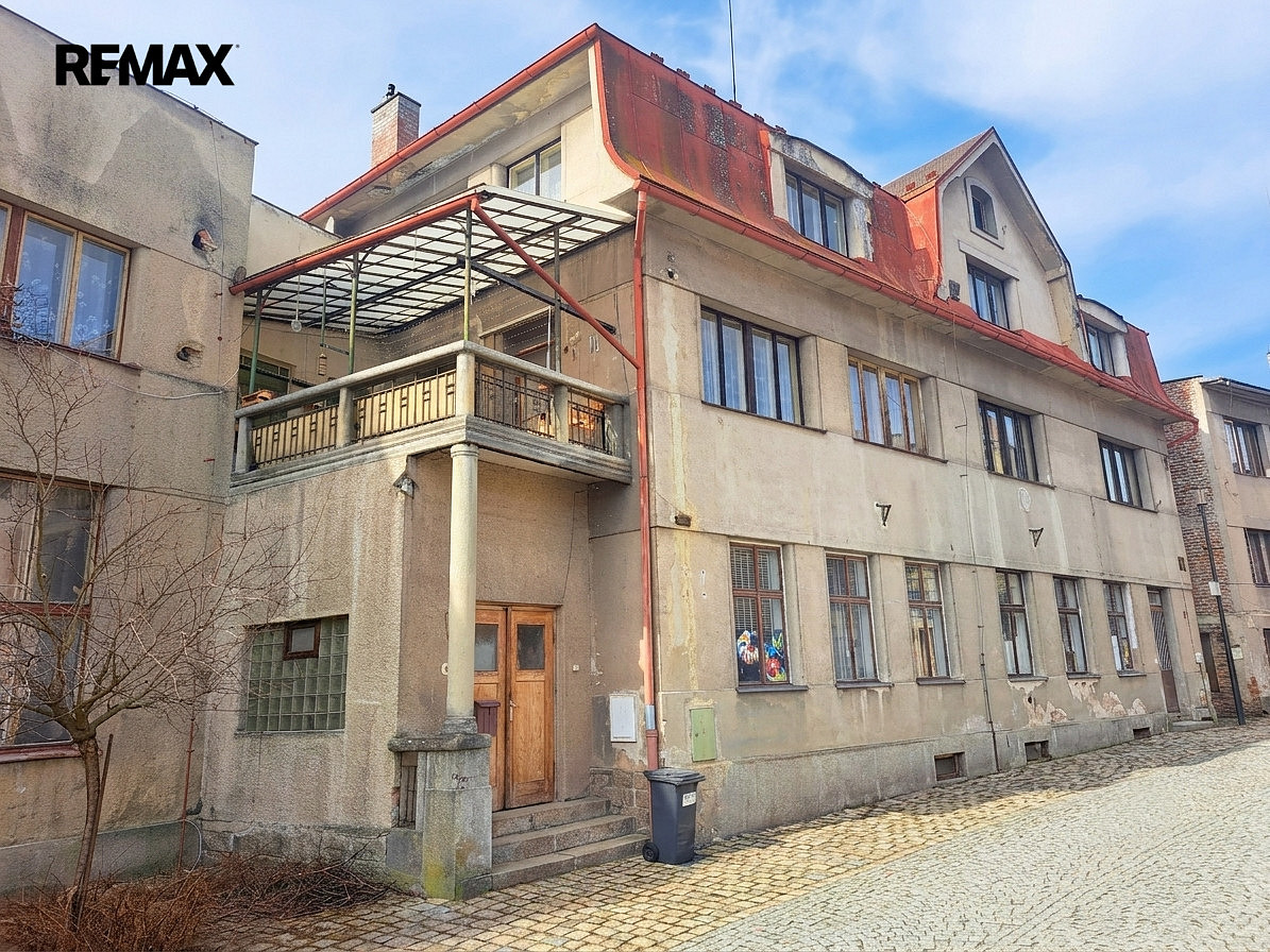 Pronájem skladovacích prostor 185 m²