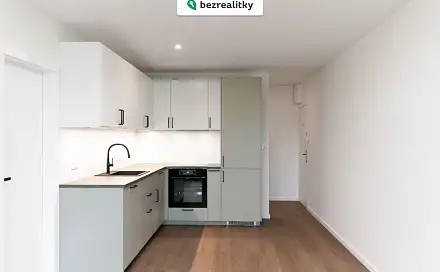 Prodej bytu 4+kk 71 m², Třebenická, Praha 8 - Kobylisy