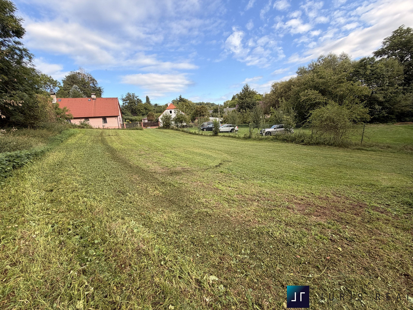 Prodej stavebního pozemku 1 200 m²