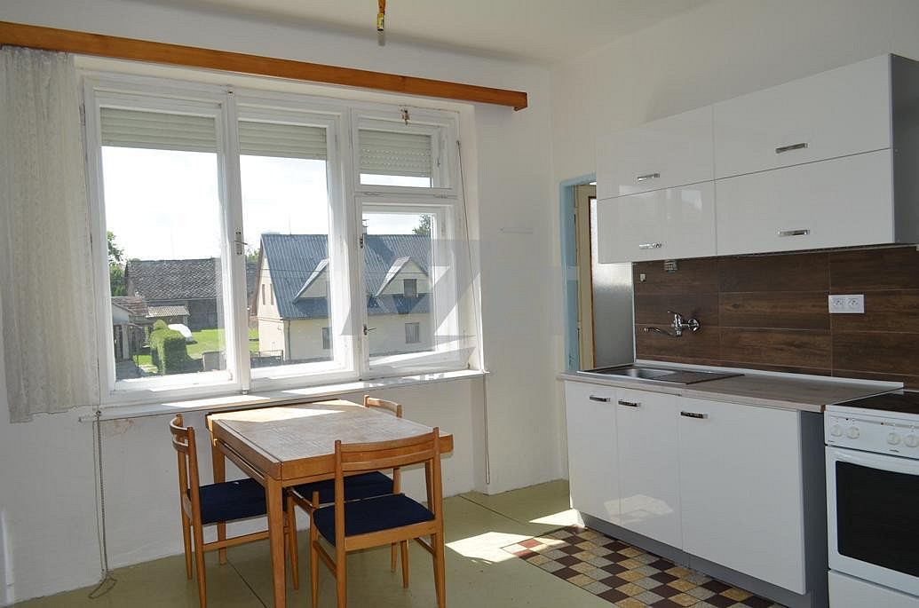 Prodej domu 240 m² s pozemkem 781 m² – pohled 2