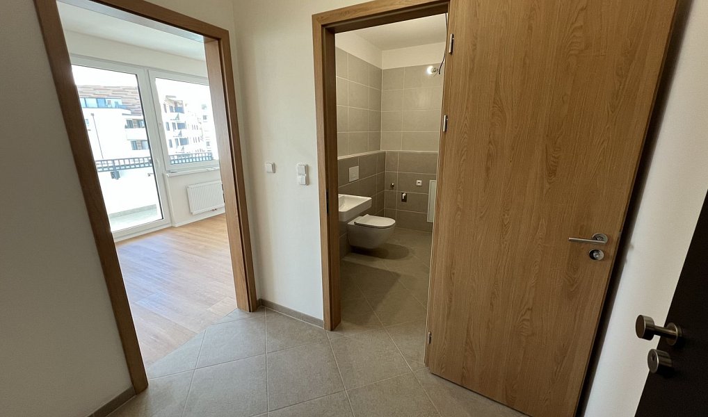 Prodej bytu 1+kk 33 m², Praha – náhled fotky 2