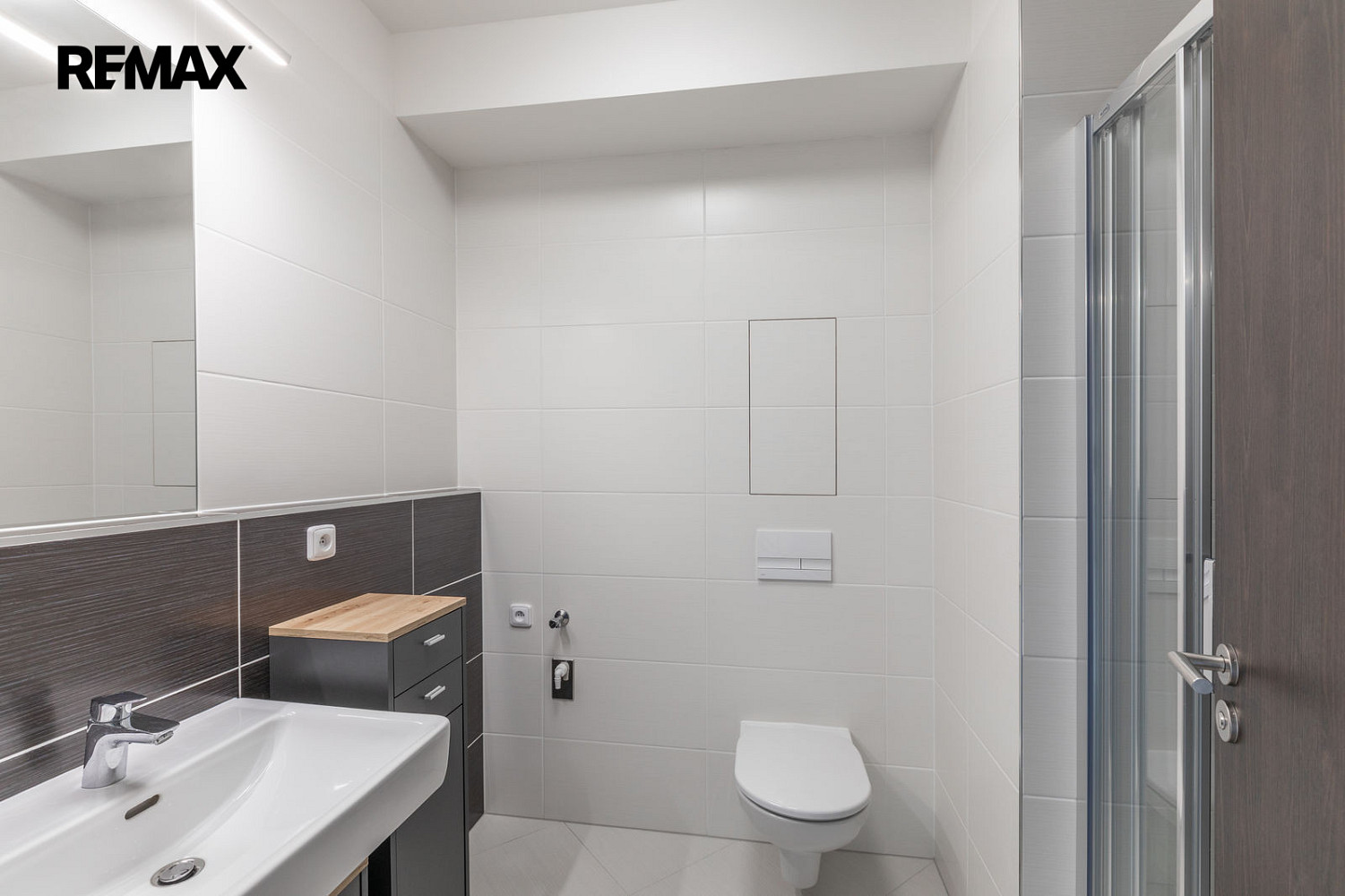 Pronájem bytu 1+kk 27 m² – fotografie 3