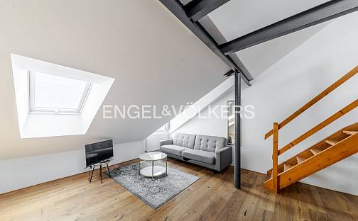 Prodej bytu 1+kk 63 m², Kaizlovy sady, Praha 8 - Karlín
