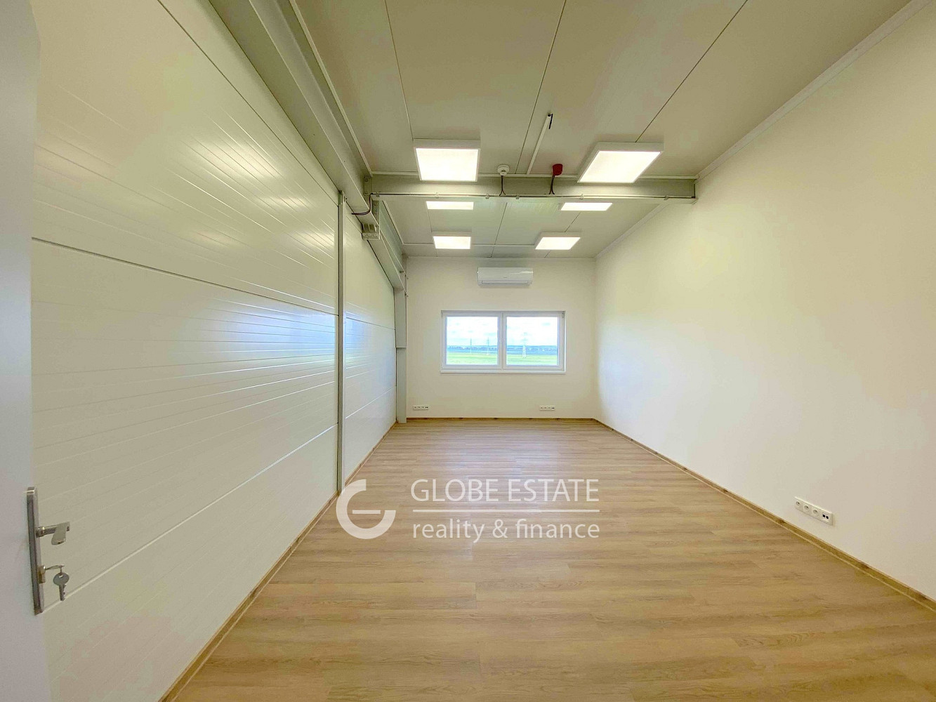 Pronájem skladovacích prostor 1 600 m² – fotografie 4