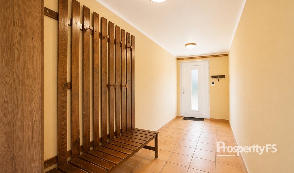 Prodej domu 206 m² s pozemkem 1 318 m², Sosnová – náhled fotky 14