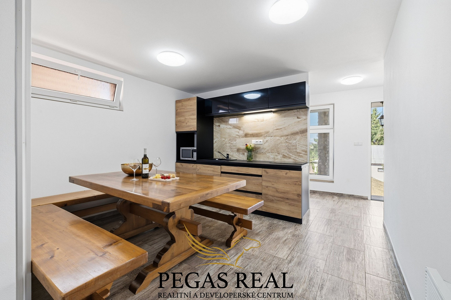 Prodej domu 271 m² s pozemkem 523 m² – fotografie 3