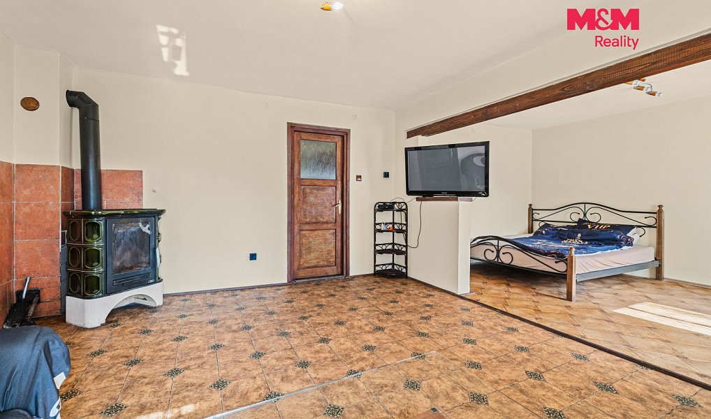 Prodej domu 120 m² s pozemkem 1 740 m², Bobnice – náhled fotky 2