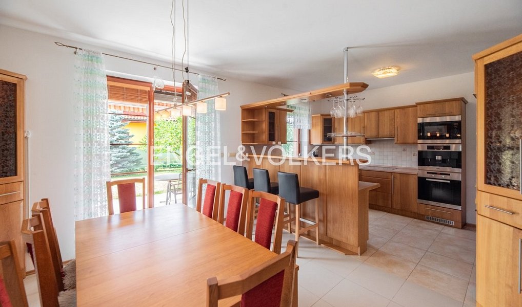Prodej domu 270 m² s pozemkem 822 m², Praha – náhled fotky 4