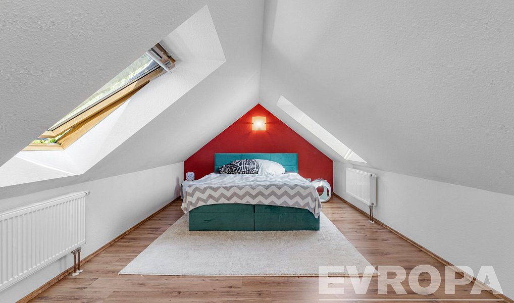 Prodej domu 225 m² s pozemkem 1 197 m², Hybrálec – náhled fotky 11