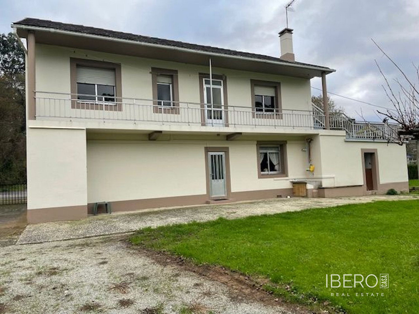 Prodej domu 260 m² s pozemkem 7 813 m² — photo 2