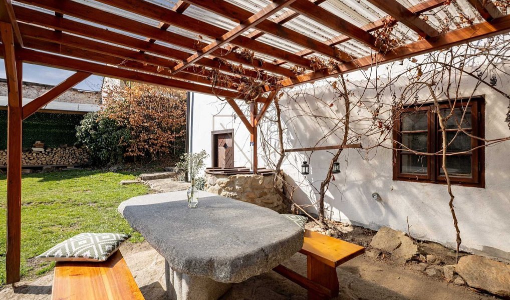 Prodej ubytovacího objektu 250 m², Sedlec-Prčice – náhled fotky 9