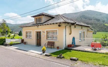 Prodej domu 2 696 m² s pozemkem 2 482 m², Coaña, Španělsko