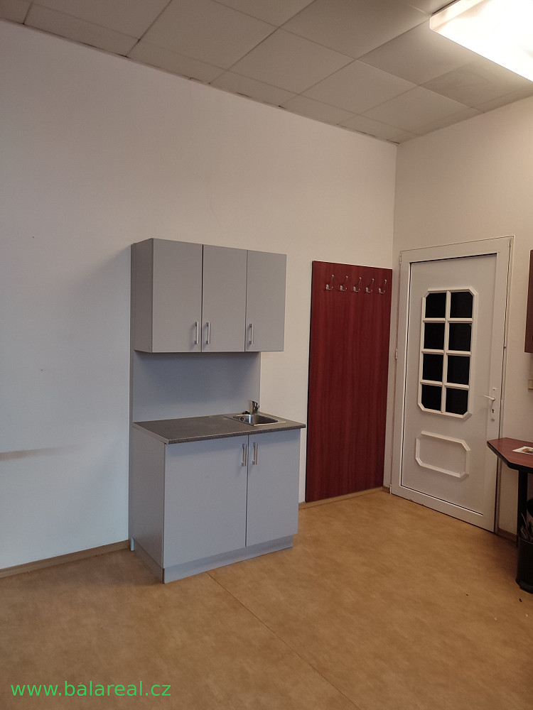 Pronájem komerčního objektu (jiného typu) 36 m² – fotografie 4