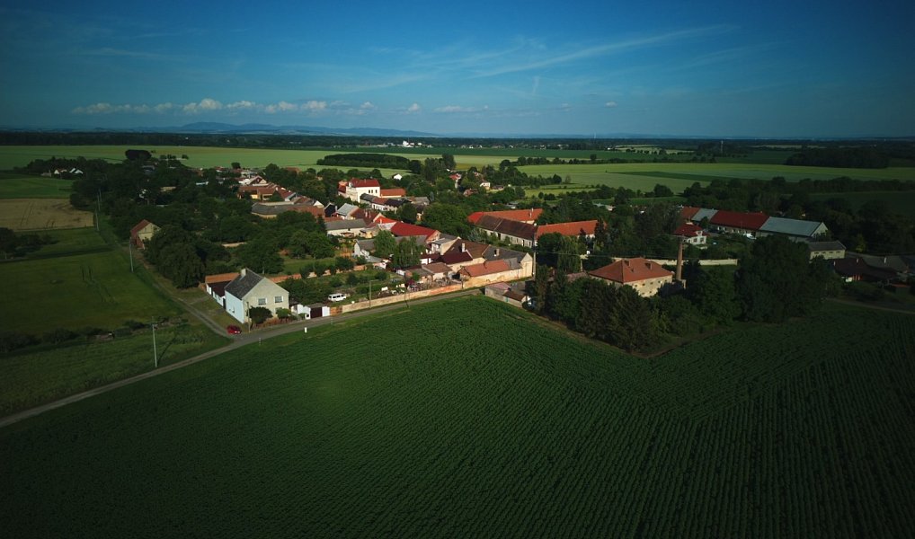 Prodej stavebního pozemku 1 000 m², Oplocany – náhled fotky 12