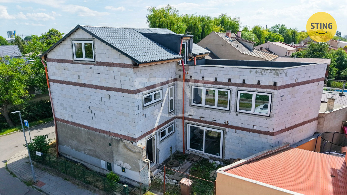 Prodej domu 270 m² s pozemkem 213 m² — photo 2
