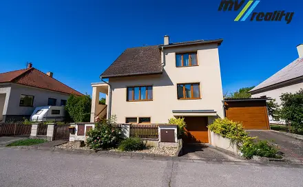Prodej domu 300 m² s pozemkem 619 m², Třešňová, Městec Králové, okres Nymburk