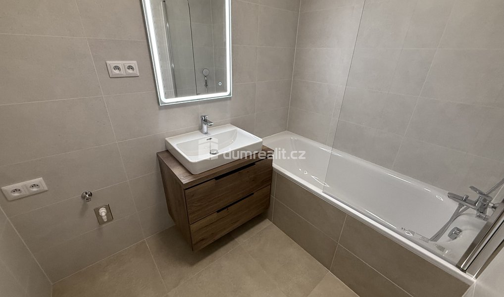 Pronájem bytu 2+kk 61 m², Praha – náhled fotky 12