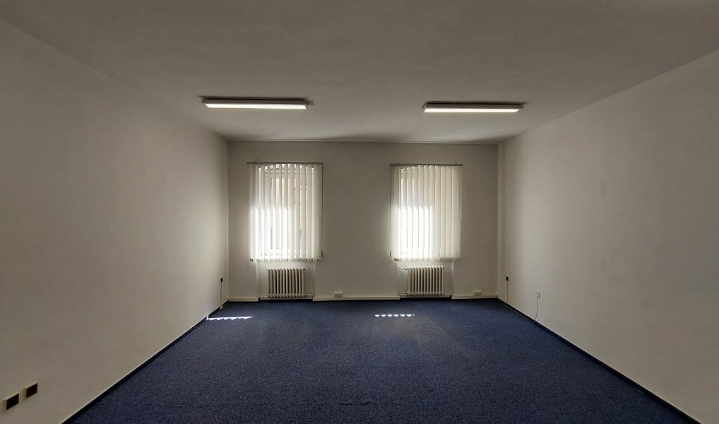 Pronájem kanceláře 32 m², Benešov – náhled fotky 6