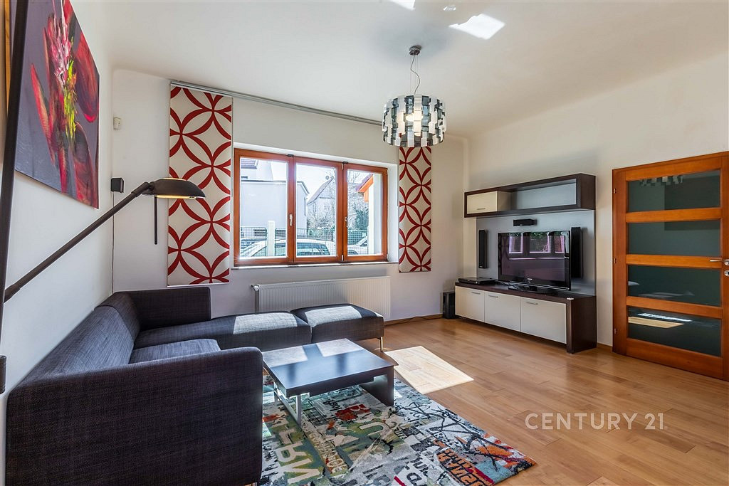 Pronájem domu 156 m² s pozemkem 162 m²