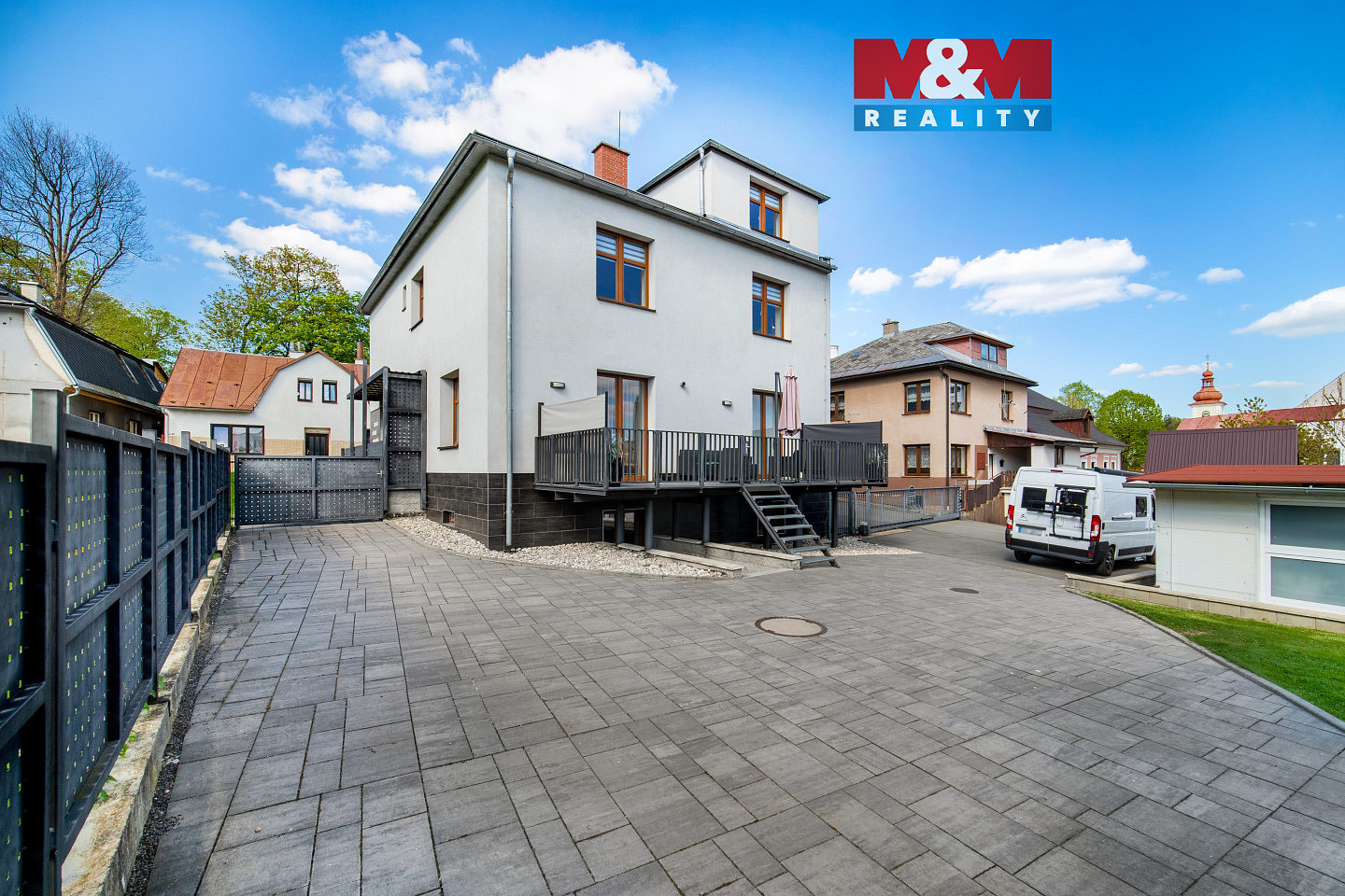Prodej domu 245 m² s pozemkem 778 m²