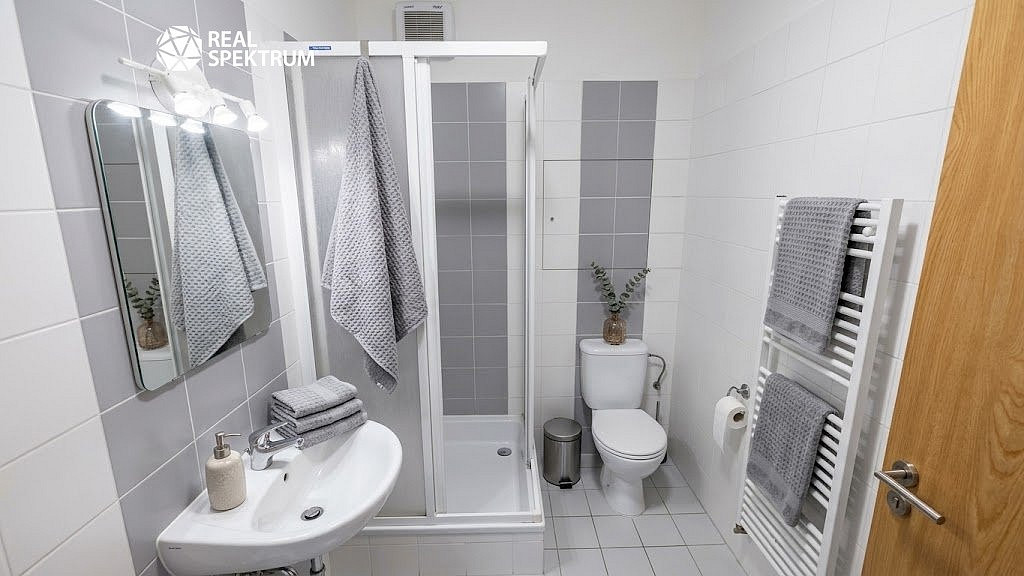 Pronájem bytu 1+kk 38 m² – fotografie 4