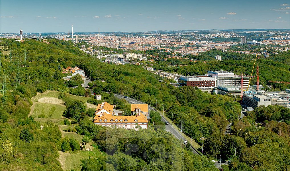 Prodej bytu 6+kk 230 m², Praha – náhled fotky 28