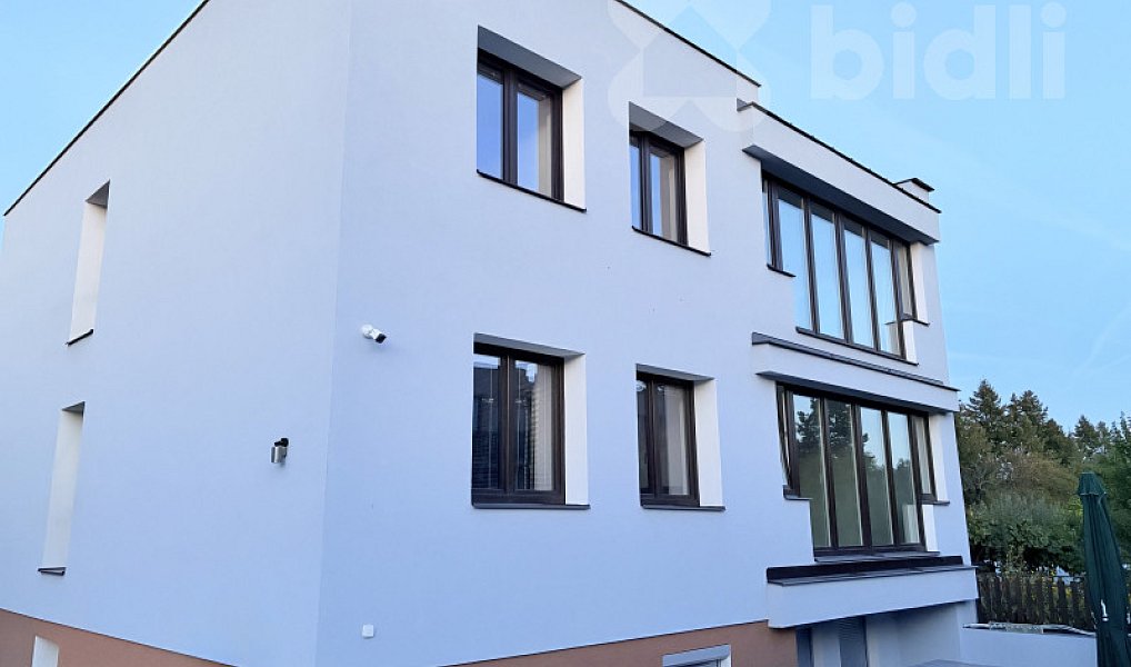Pronájem bytu 3+1 88 m², Černošice – náhled fotky 18