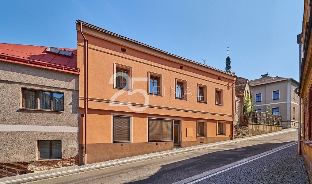 Prodej domu 199 m² s pozemkem 215 m², Úpice – náhled fotky 2
