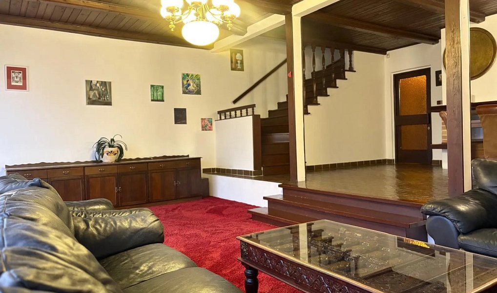 Pronájem domu 260 m² s pozemkem 175 m², Praha – náhled fotky 2