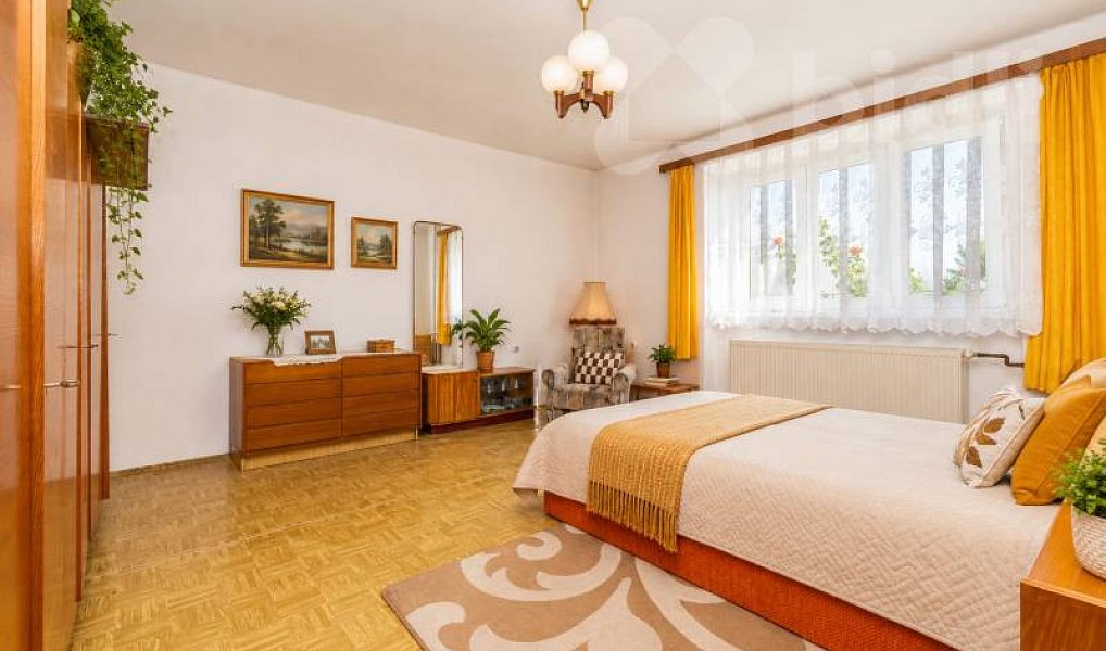Prodej domu 279 m² s pozemkem 2 398 m², Okřesaneč – náhled fotky 5