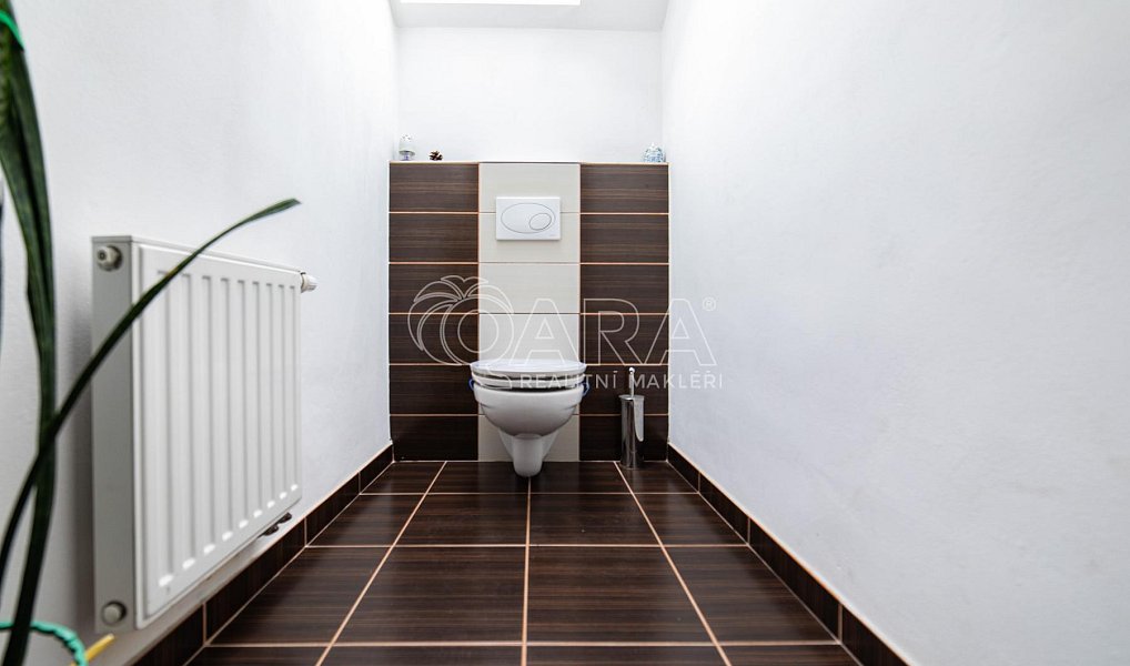 Prodej bytu 5+kk 117 m², Holubice – náhled fotky 12