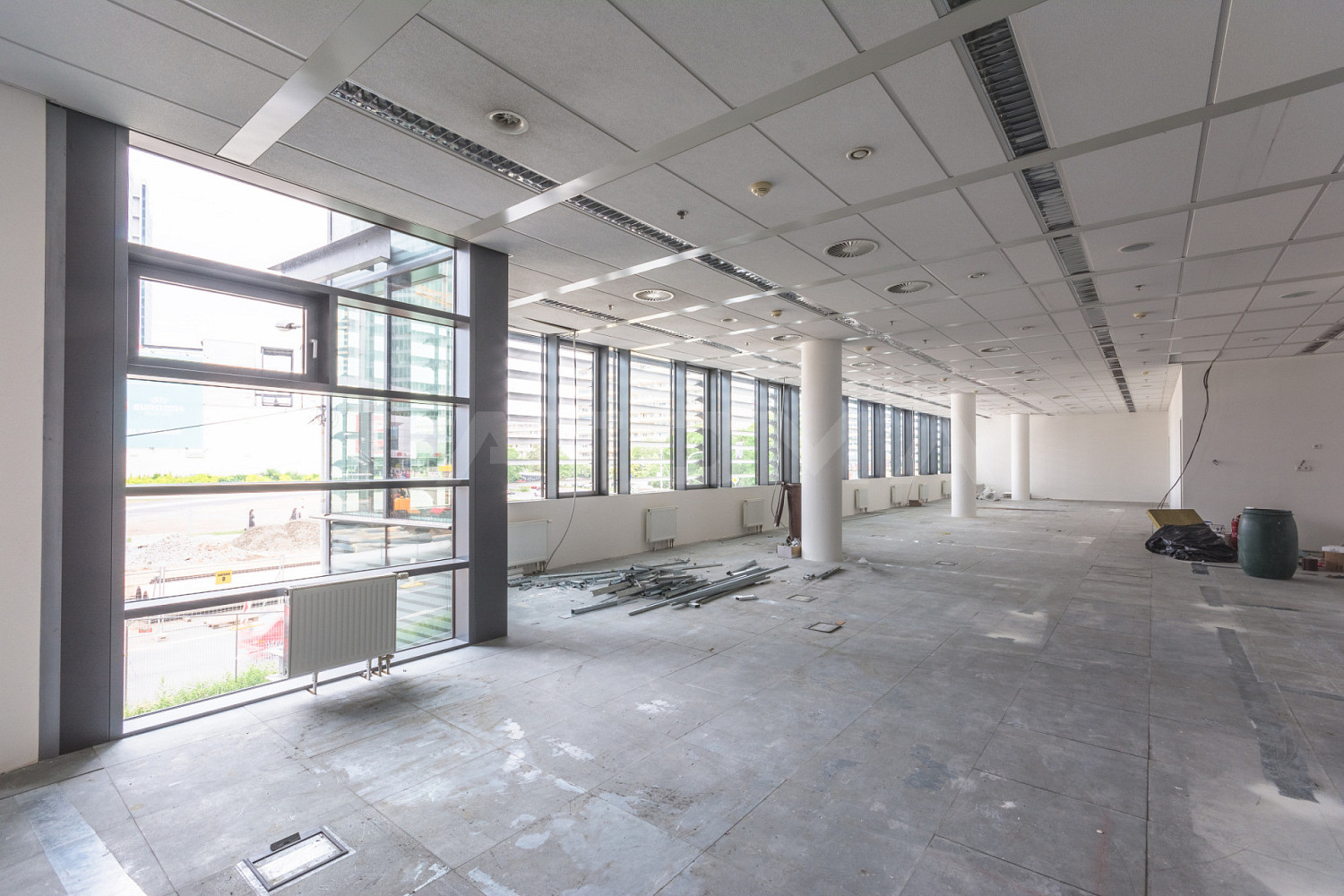 Pronájem kanceláře 650 m² – fotografie 4