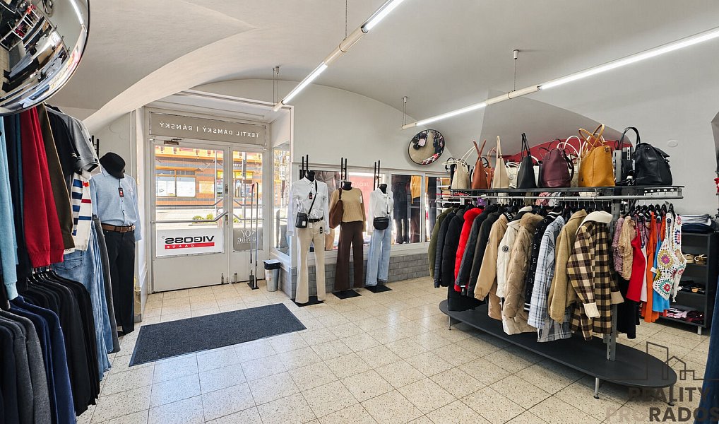 Pronájem obchodních prostor 121 m², Hodonín – náhled fotky 3
