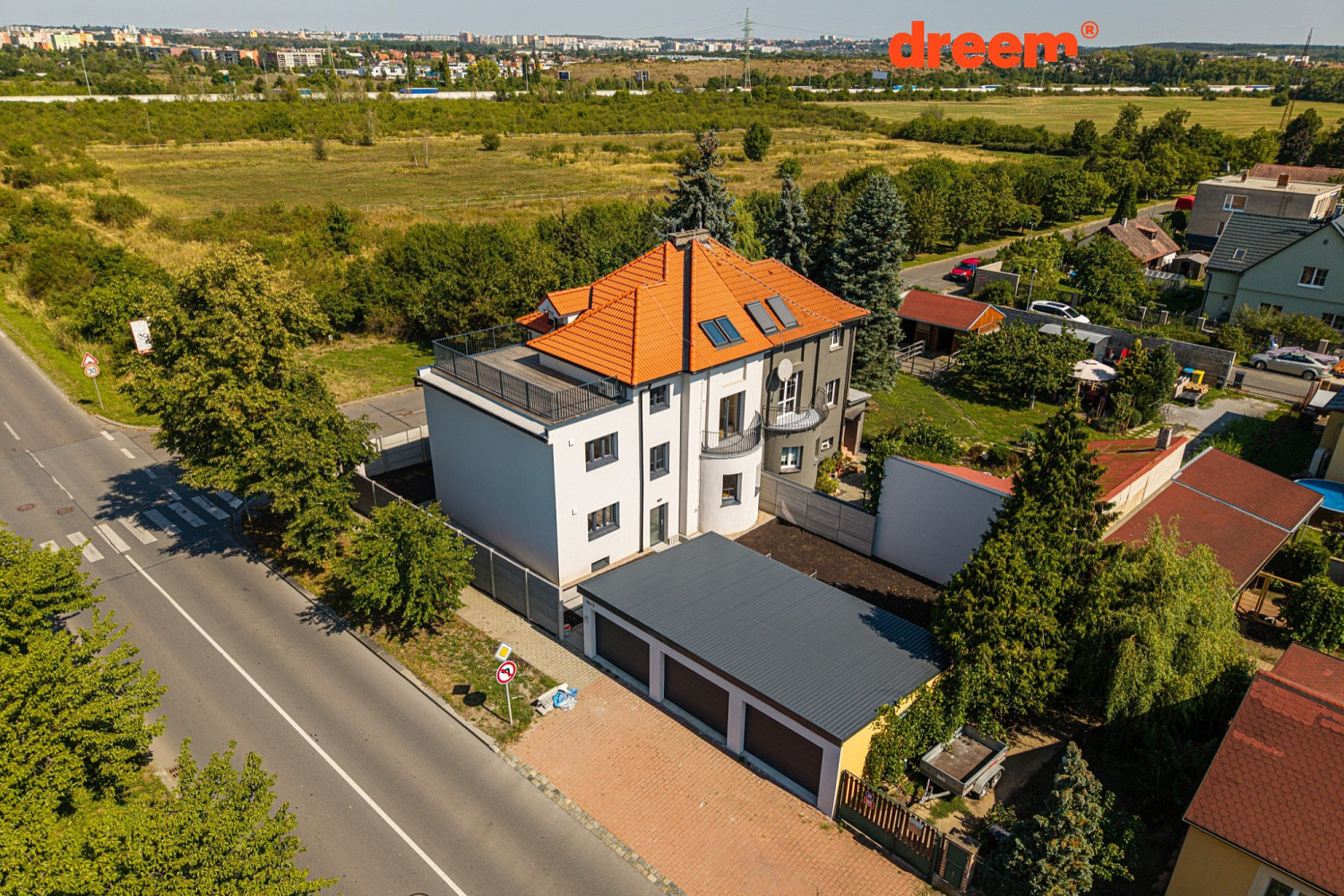 Prodej nájemního domu, činžáku 200 m²