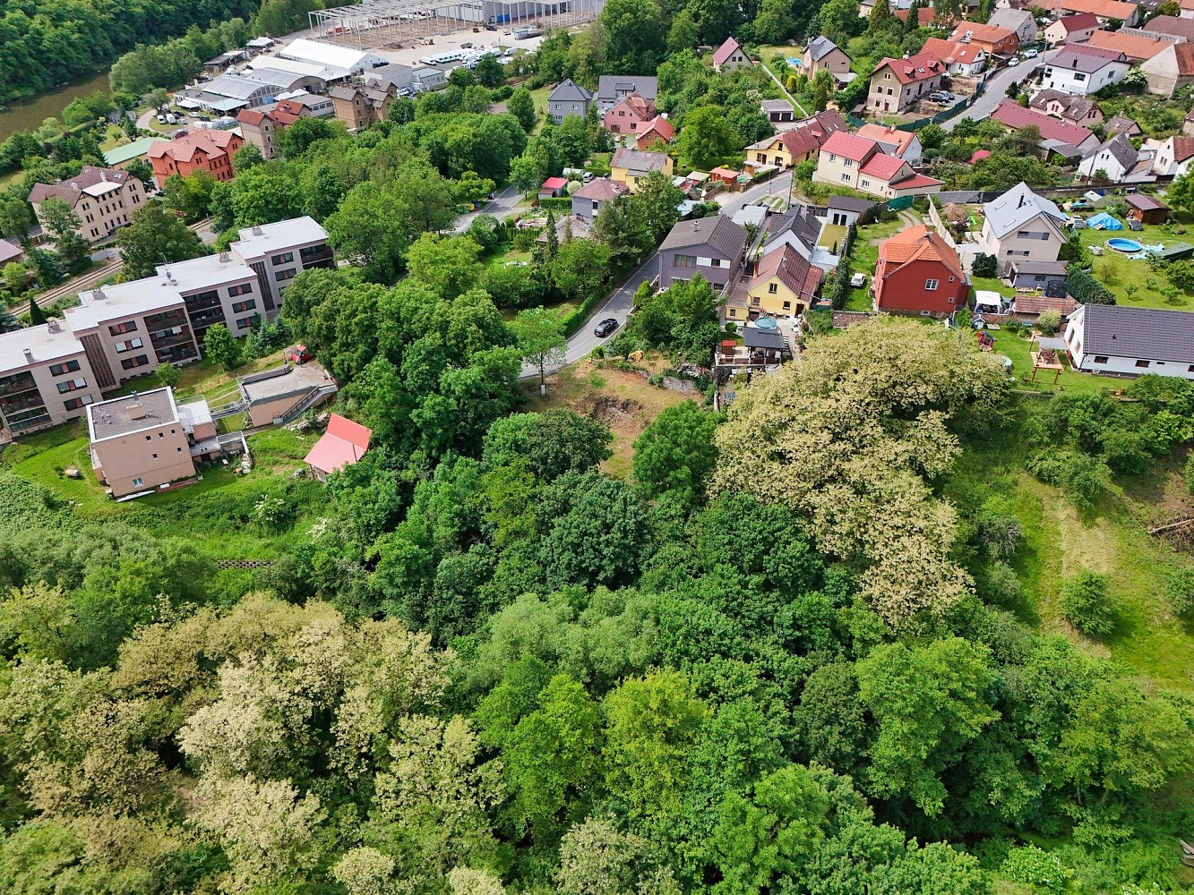 Prodej stavebního pozemku 2 052 m² — photo 2