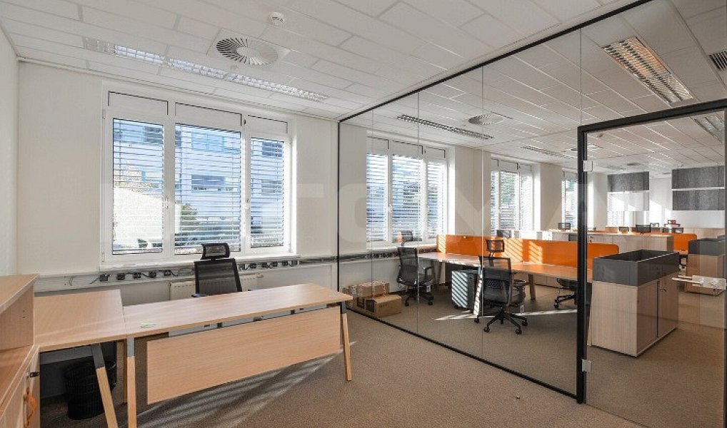 Pronájem kanceláře 251 m², Praha – náhled fotky 8