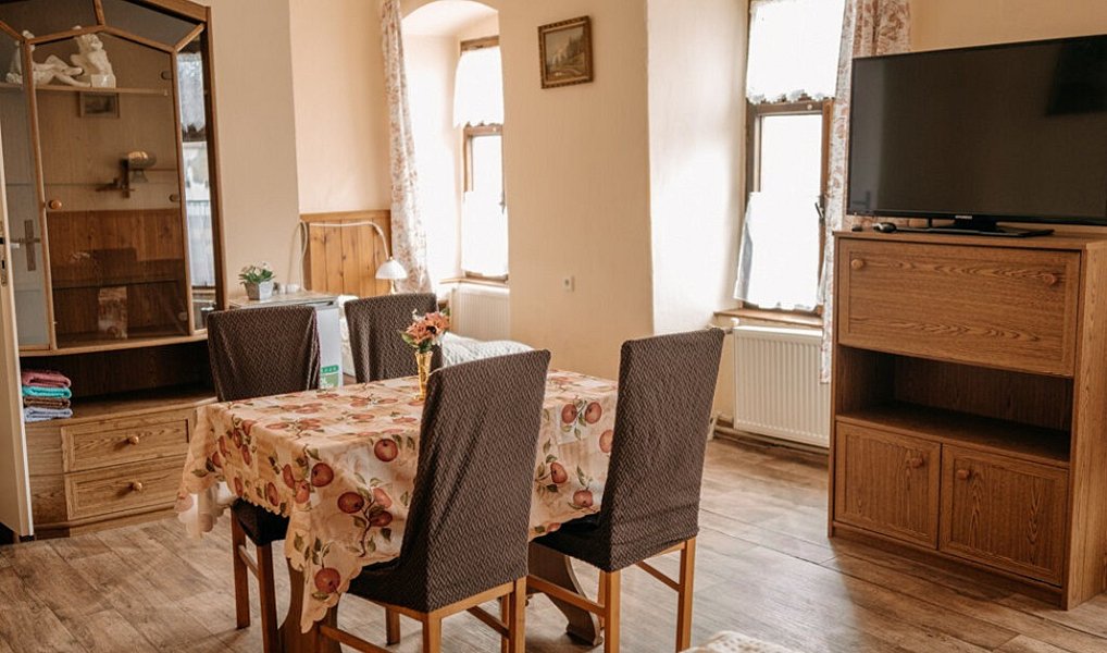 Prodej ubytovacího objektu 705 m², Chřibská – náhled fotky 15