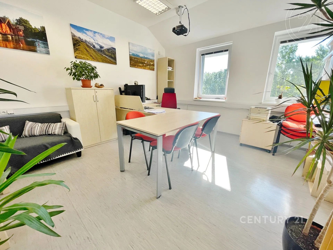 Pronájem kanceláře 144 m² — photo 3