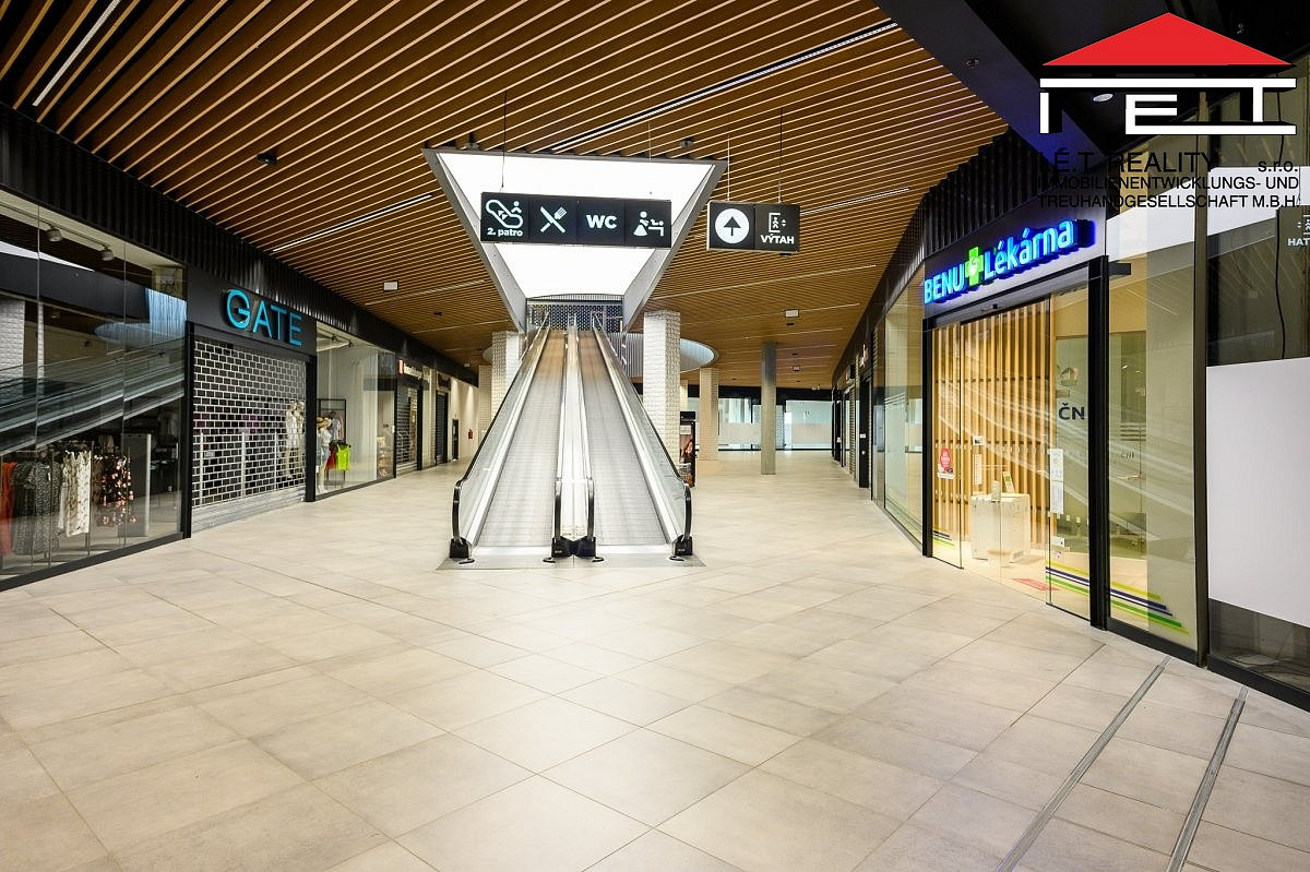 Pronájem obchodních prostor 40 m² – pohled 2