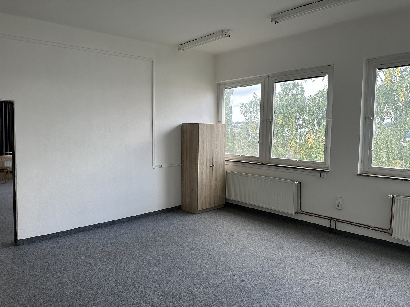 Pronájem kanceláře 73 m² – fotografie 4