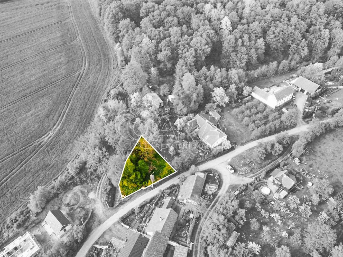 Prodej stavebního pozemku 735 m² – fotografie 4