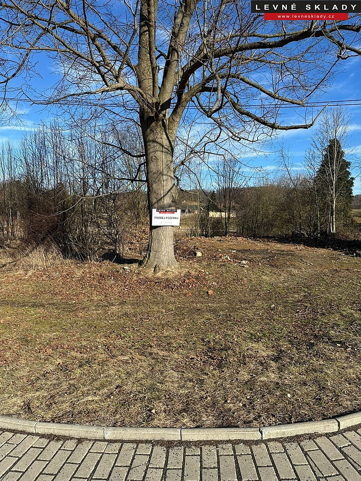 Prodej stavebního pozemku 1 007 m² – fotografie 2