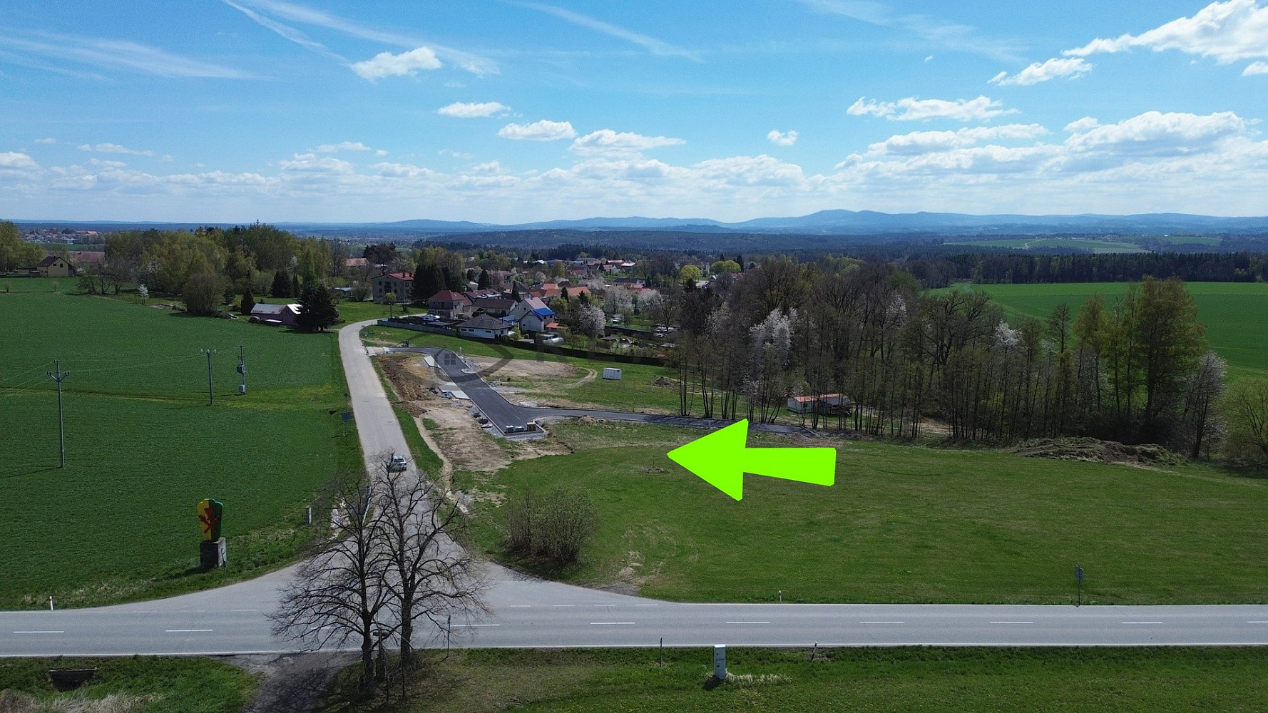 Prodej stavebního pozemku 832 m² – fotografie 2