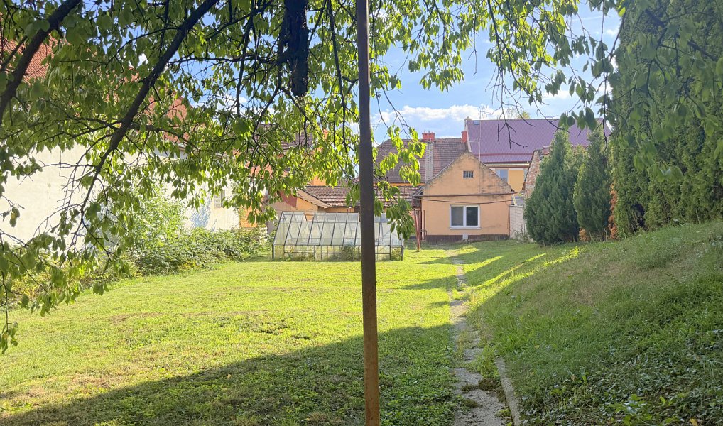 Pronájem domu 150 m² s pozemkem 1 406 m², Hluk – náhled fotky 21