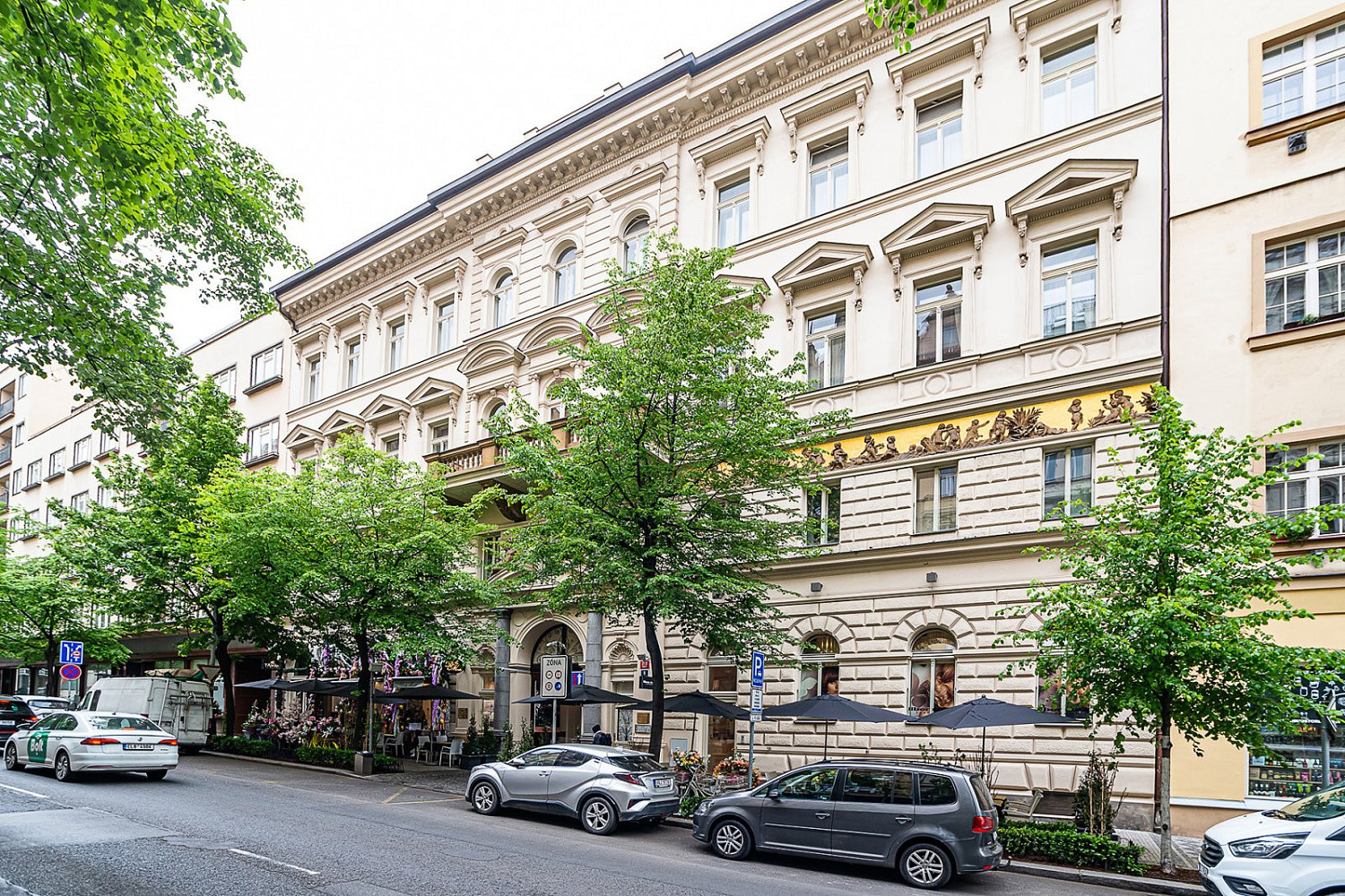Pronájem kanceláře 225 m²