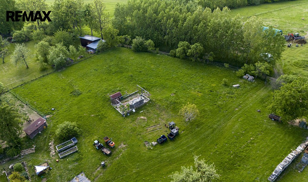 Prodej stavebního pozemku 966 m², Police – náhled fotky 20