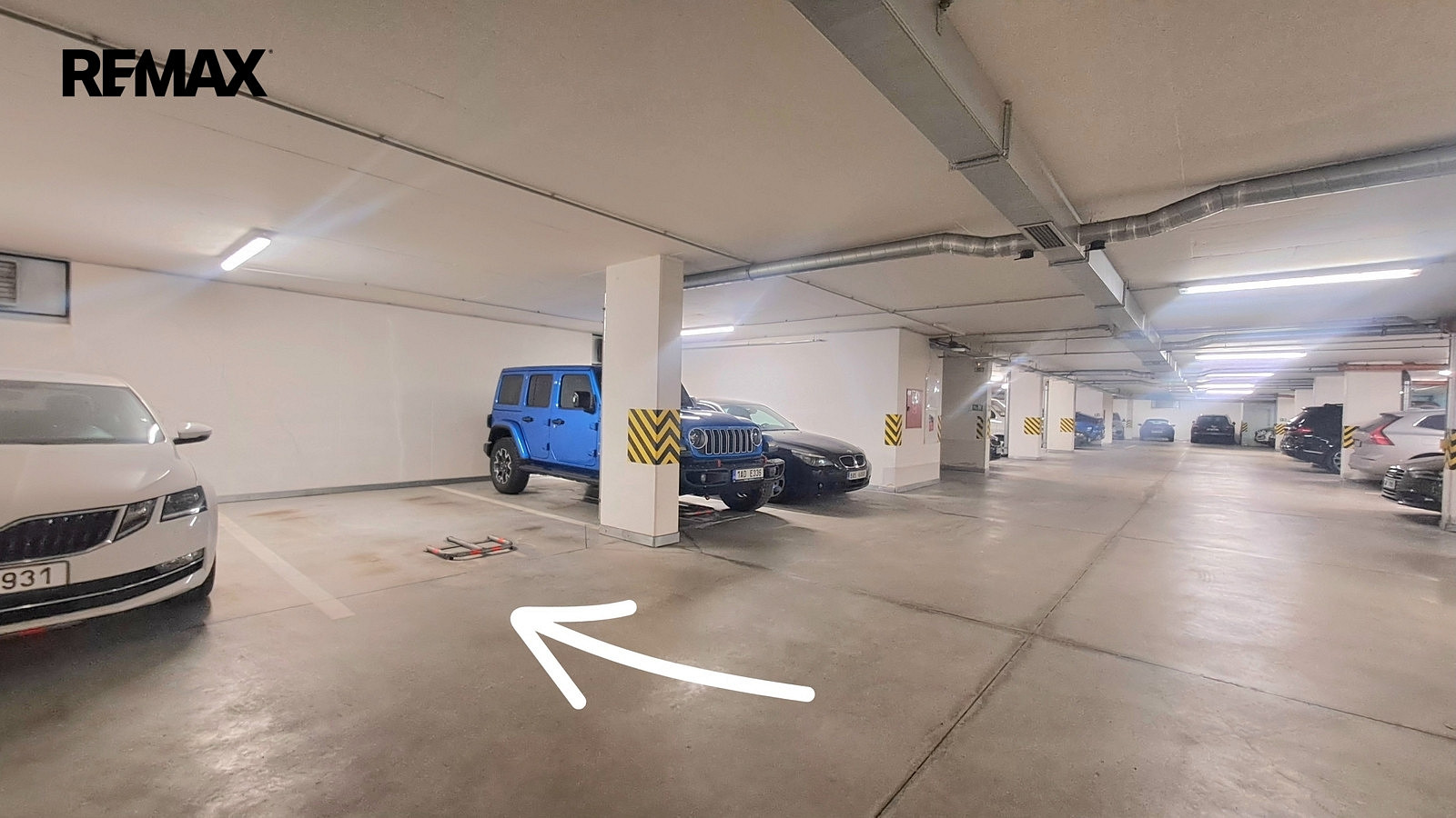 Pronájem garážového stání u metra ládví