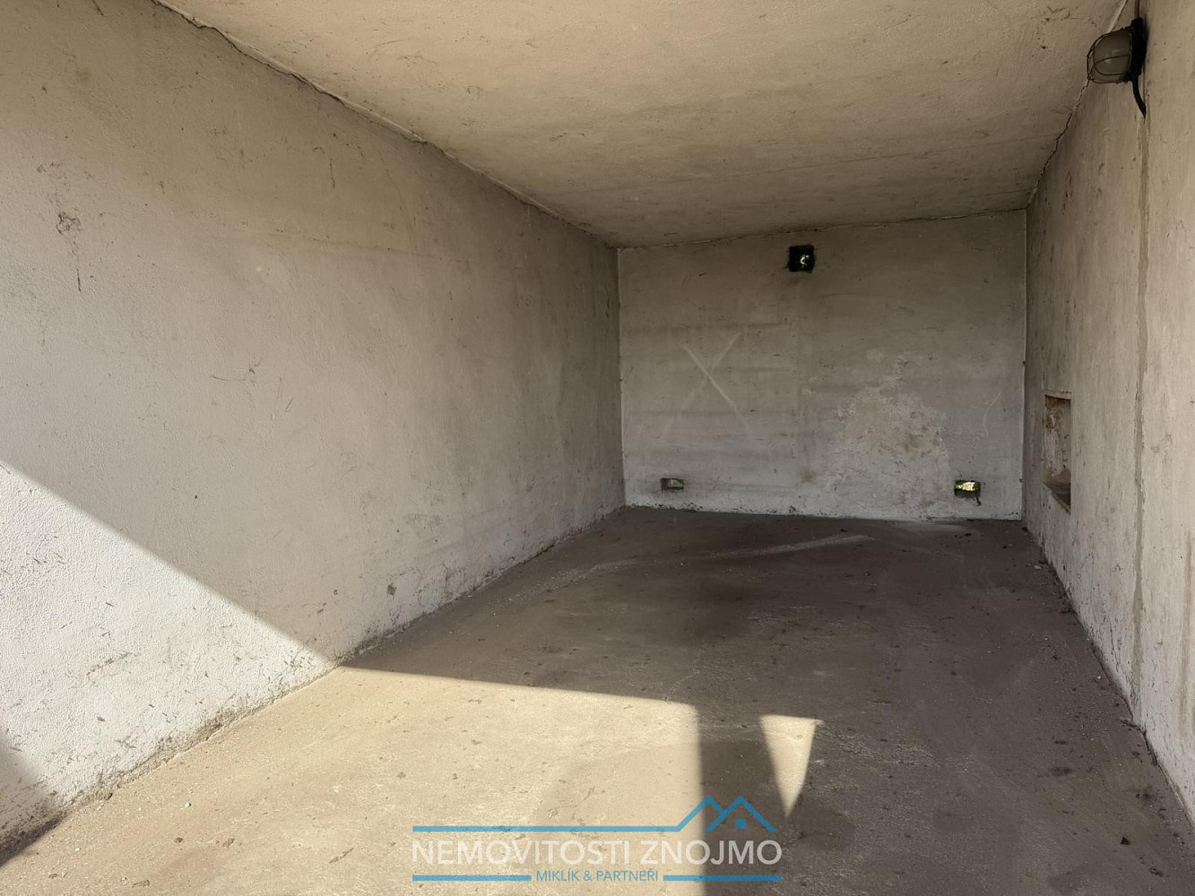 Prodej garáže, 19m2, ul. Suchohrdelská, Znojmo – fotografie 5