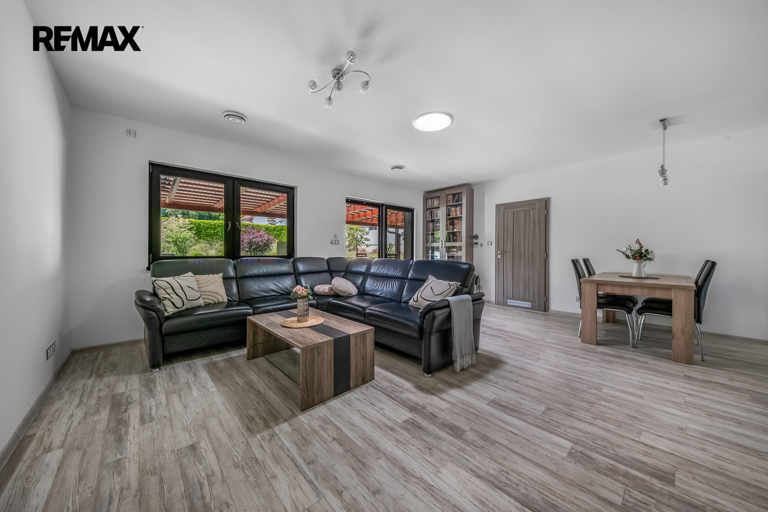 Prodej domu 204 m² s pozemkem 1 827 m² — photo 3