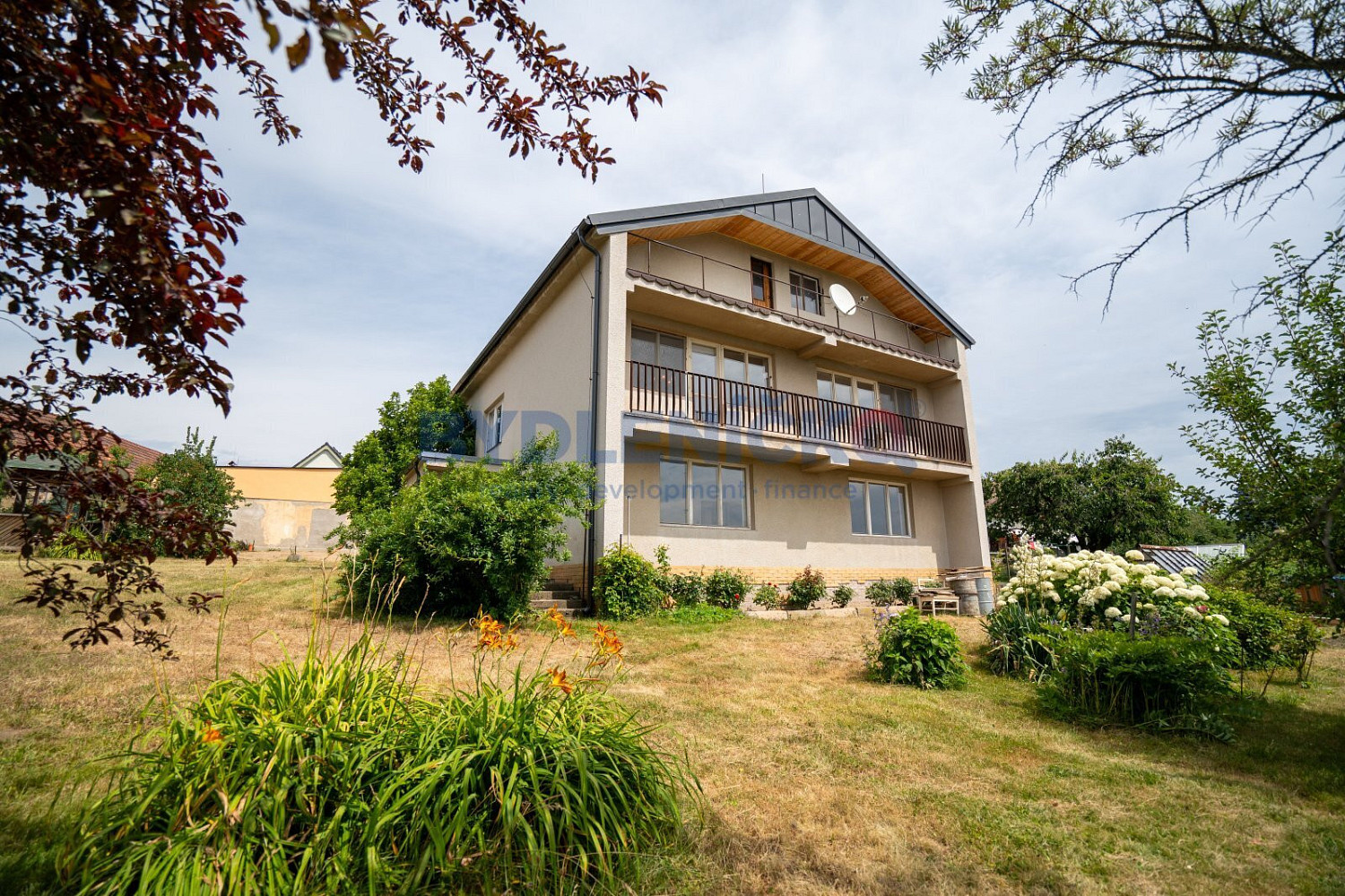 Prodej domu 252 m² s pozemkem 1 358 m²